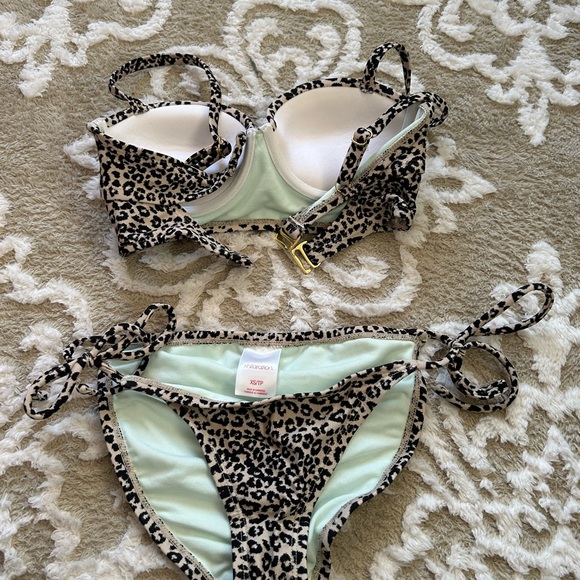 Xhilaration. Leopard print swimsuit XS - Picture 2 of 2